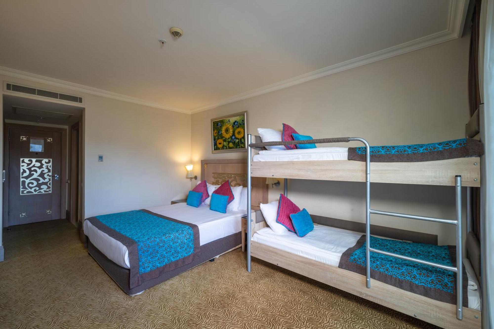 Crystal De Luxe & 5* Kemer